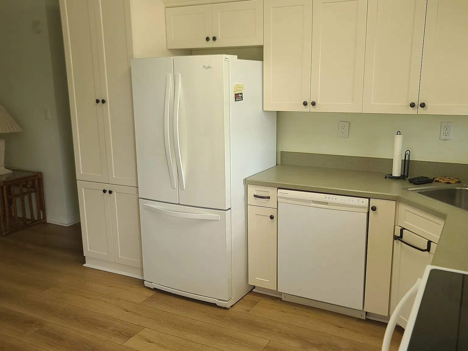 2 bed, 1000 sqft, $1,500 — Photo 2