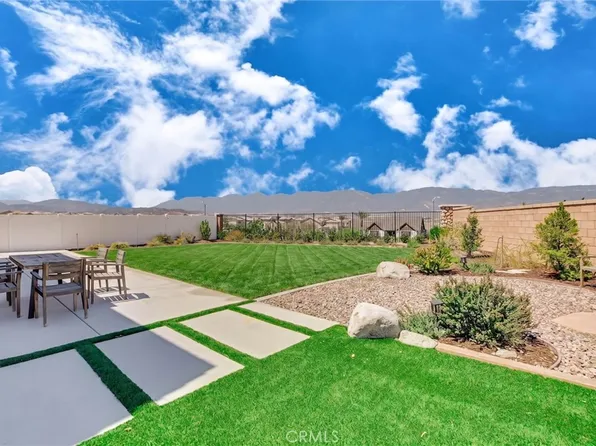 2573 Hannah Creek Ln, Rialto, CA 92377