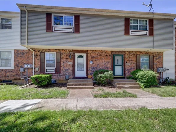 6443 E 127th St, Grandview, MO 64030