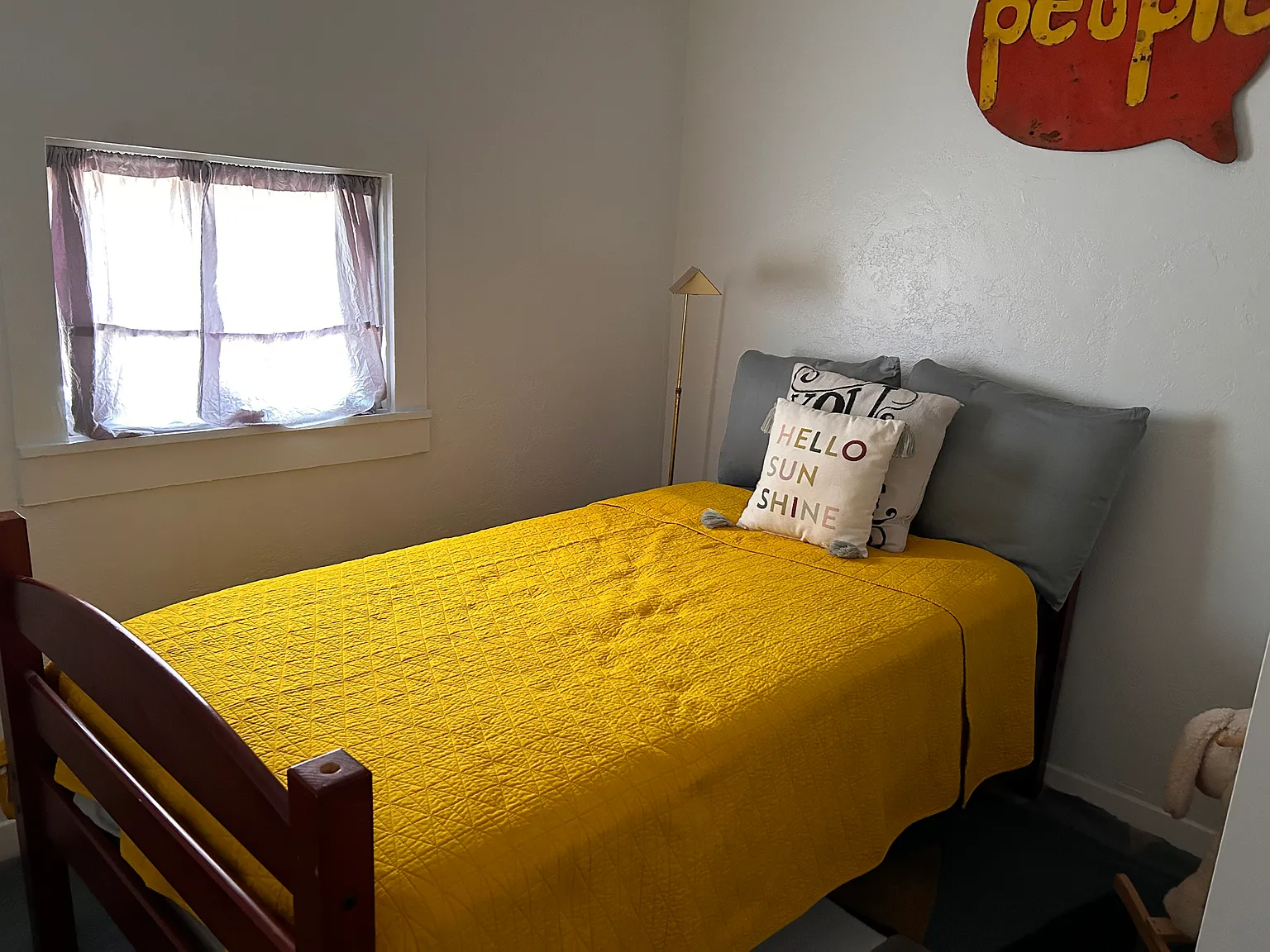 136 S Egan Ave — Photo 4