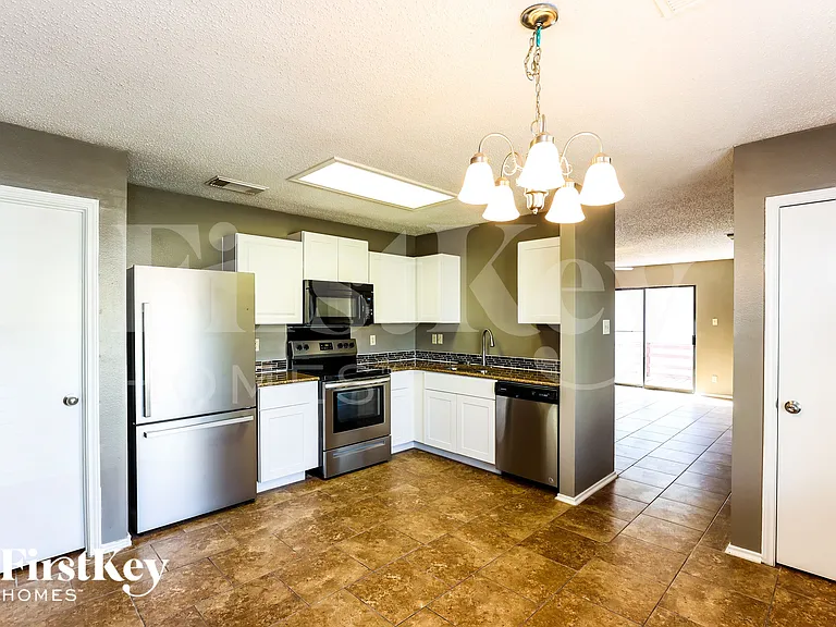 6907 Saharastone Dr — Photo 6