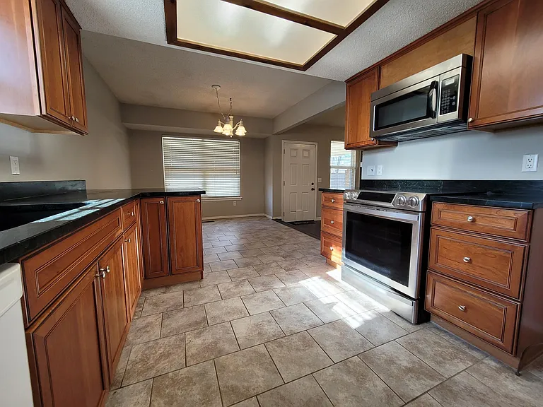 7906 N 121st East Ave — Photo 3
