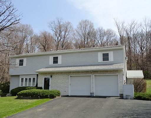 1st image of 216 Melville Dr