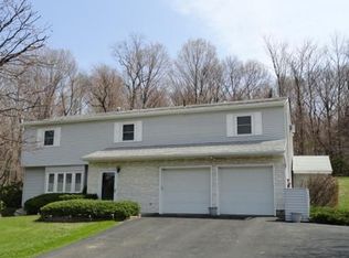 216 Melville Dr, New Windsor, NY 12553
