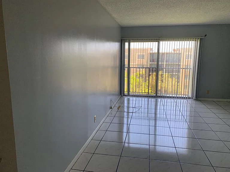 8550 N Sherman Cir #503 — Photo 7