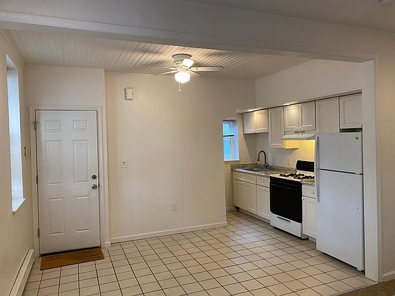 3rd image of 2152 S Beechwood St #1