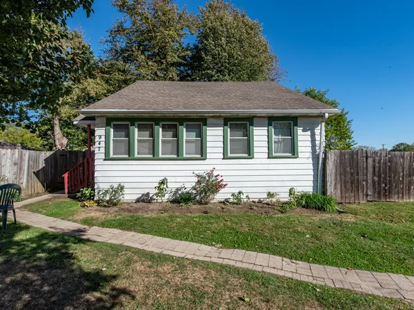 947 N Lewis Ave, Waukegan, IL 60085