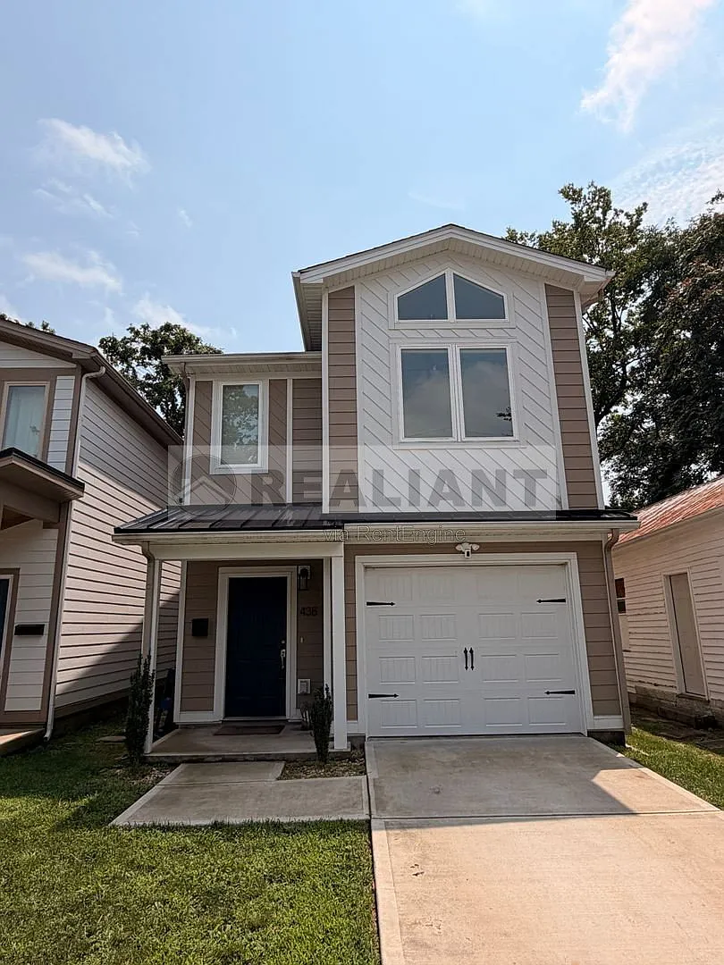 3 bed, 2.5 bath, 2200 sqft, $2,395 — Photo 1
