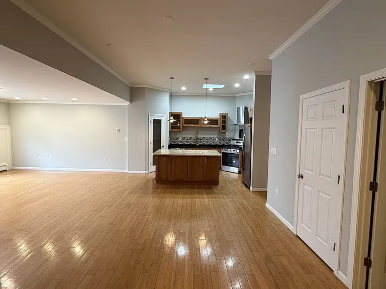 873 Farmington Ave #2 — Photo 6