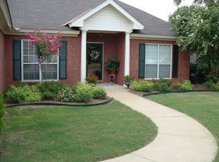 50 Country Club Dr, Wetumpka, AL 36092