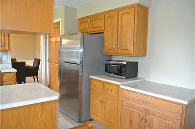 2nd image of 121 Woodland Dr