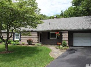 57 Lakeside Dr, Farmingville, NY 11738