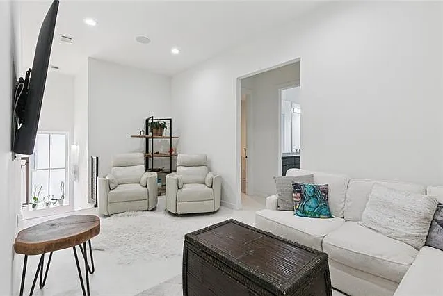 75 Palmetto — Photo 13
