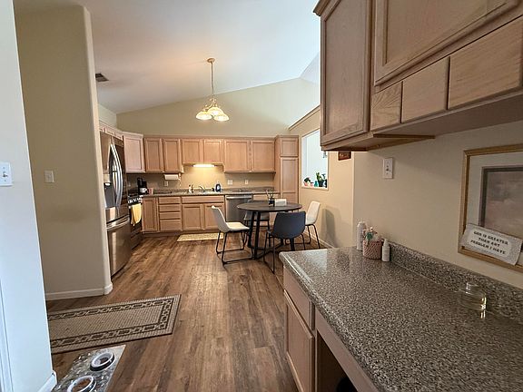 5th image of 9532 Monroe St