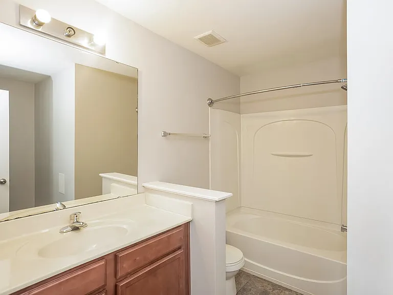 1029 Ramsgate Dr SW — Photo 10