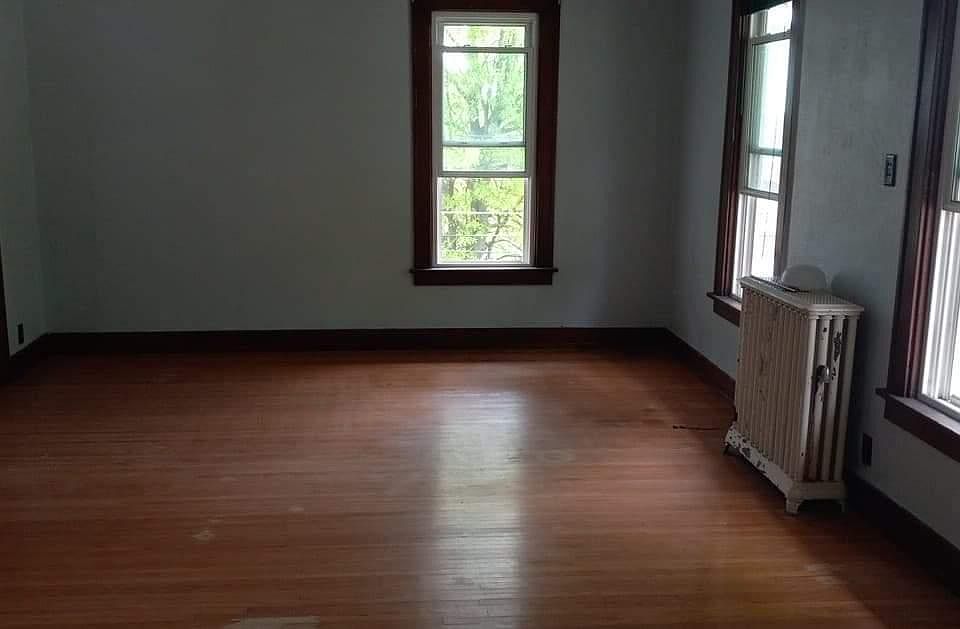 2nd image of 222 N Market St