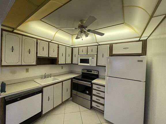 3rd image of 104 Normandy Ln #104-C