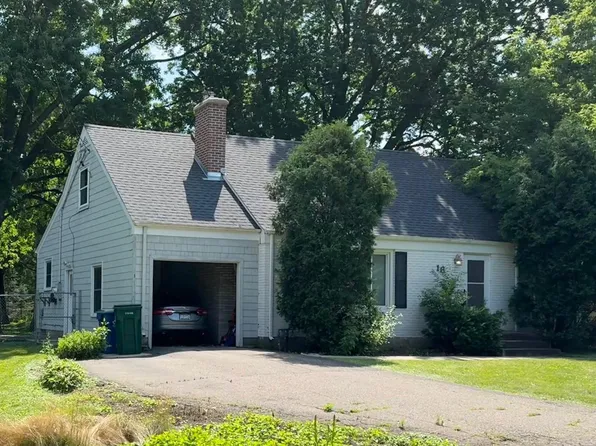 16 Niagara Ln N, Plymouth, MN 55447