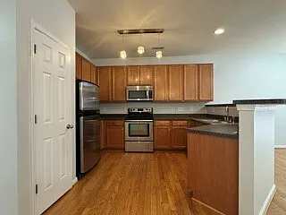 1401 Stone Manor Dr — Photo 5