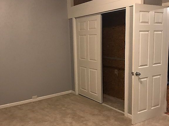 Guest bed large closet 