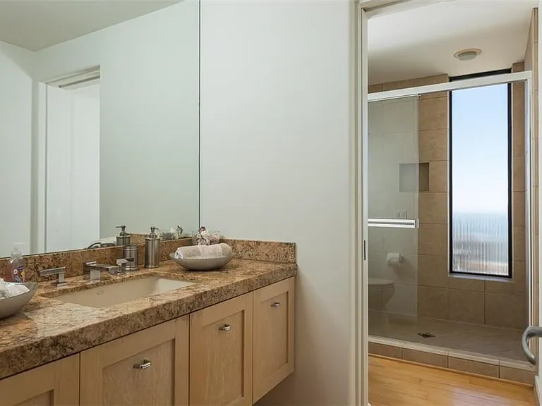 1326 Skyline Dr — Photo 25
