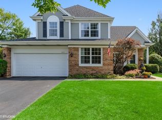 777 Oakmeadow Ct, Grayslake, IL