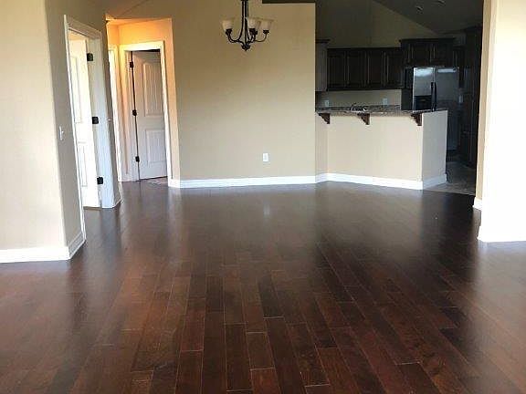 4th image of 1306 SW Naphtali Blvd