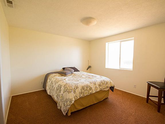 3rd image of 1625 Road N SE