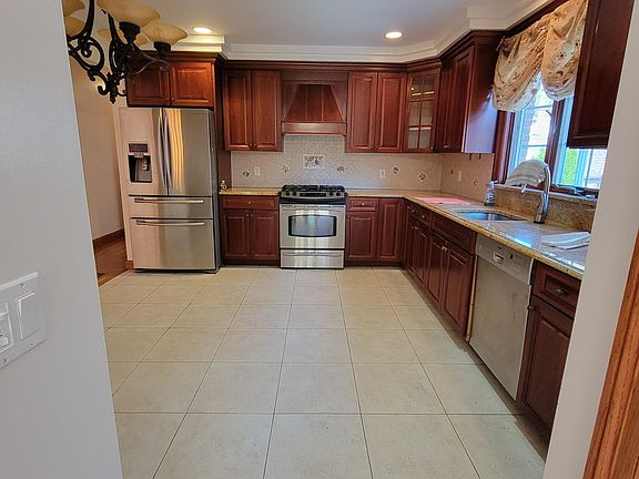 5th image of 57-45 256th St