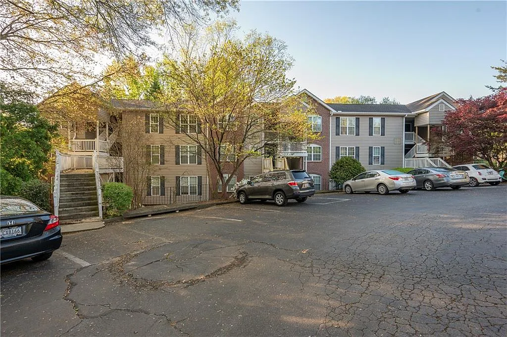 2 bed, 2.0 bath, 738 sqft, $1,650 — Photo 1