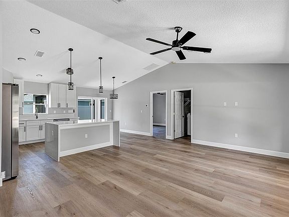 4th image of 10415 SW 140th Ave