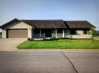 1204 E Dewey St, Cassville, WI 53806