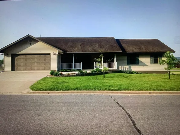 1204 E Dewey St, Cassville, WI 53806