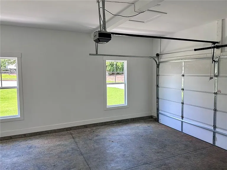 6312 Woodstock Rd — Photo 46