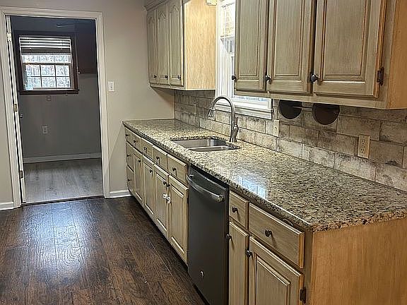 3rd image of 106 Wilson Rd