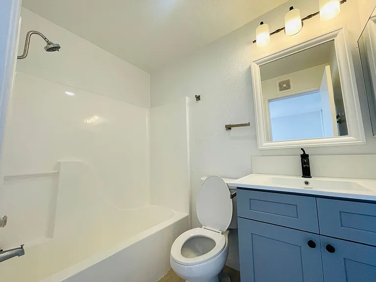 4210 52nd St #101 — Photo 25
