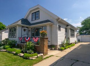 3284 S Kinnickinnic Ave, Milwaukee, WI 53207