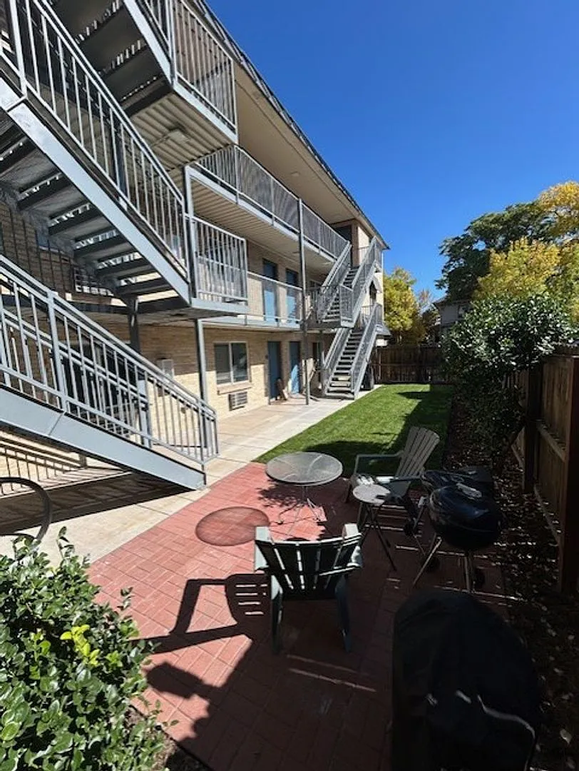 Spartan Court Apartments — Photo 3
