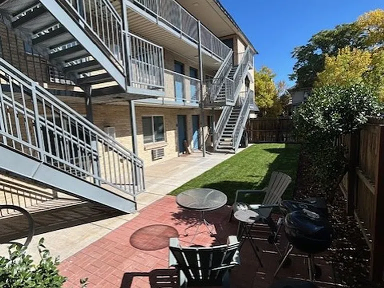 Spartan Court Apartments — Photo 3