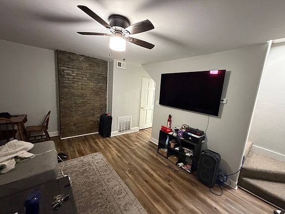 4th image of 122 Winkler St #1