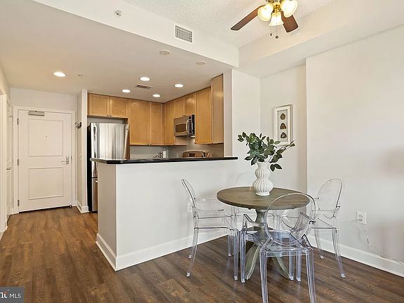 2nd image of 3650 S Glebe Rd Unit 647