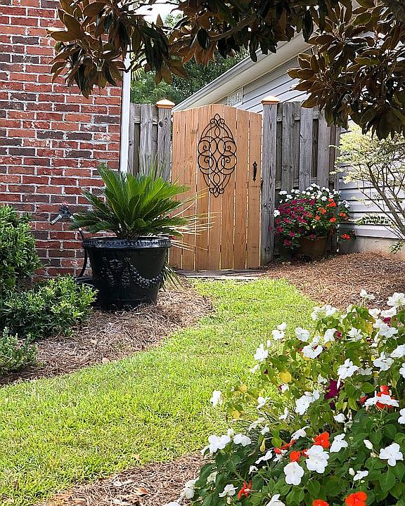 2nd image of 221 Garden View Dr