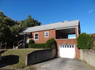 836 Fairmont Rd, Morgantown, WV 26501