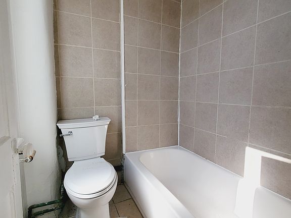 5th image of 49 Saint Pauls Ave #2E