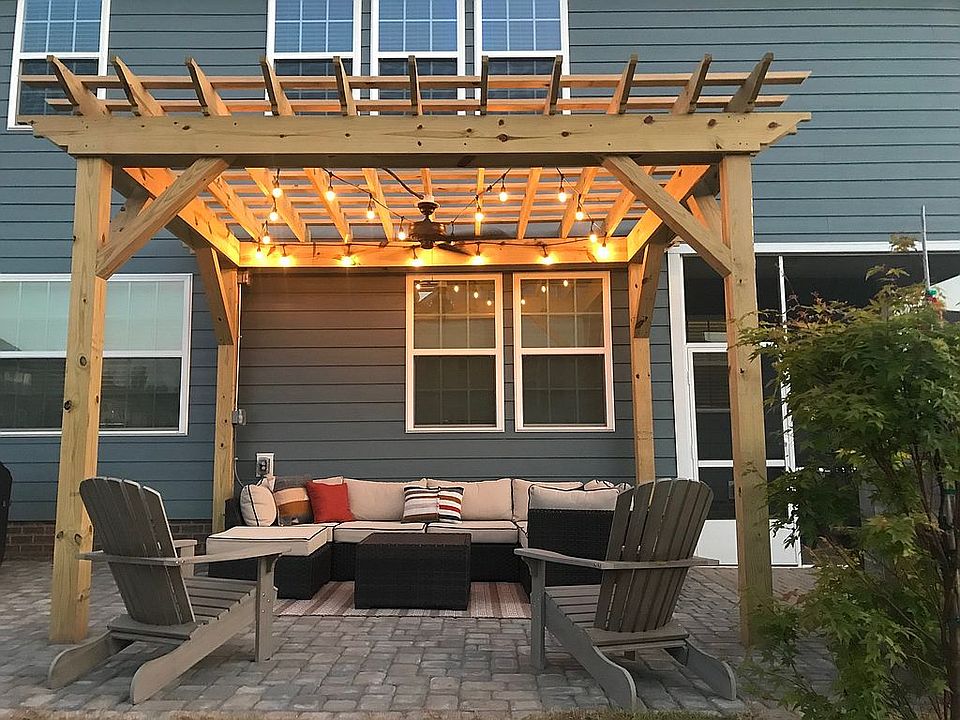 2nd image of 1030 Pebble Brook Cir