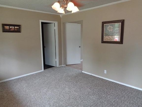 3rd image of 720 E Linden Lane Ct
