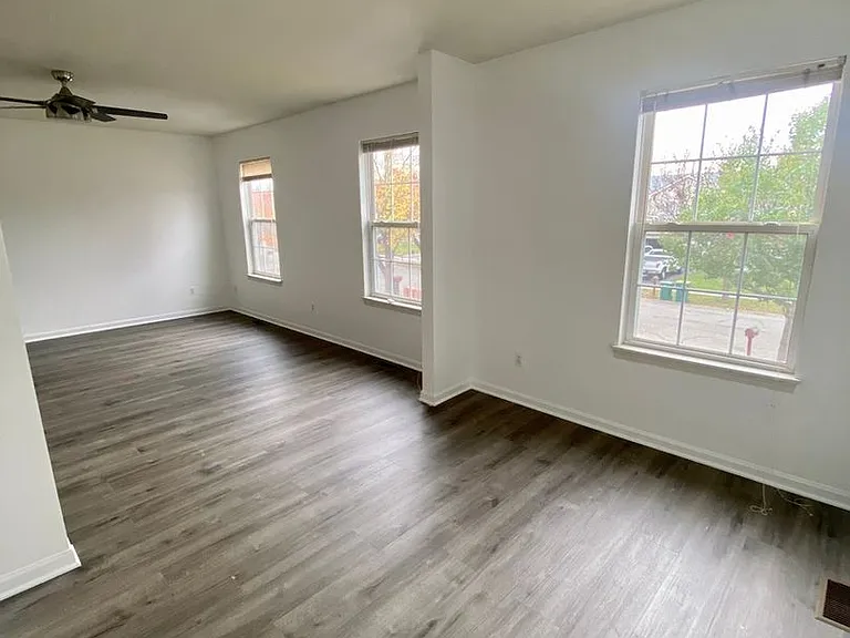 315 Richmond Dr — Photo 13