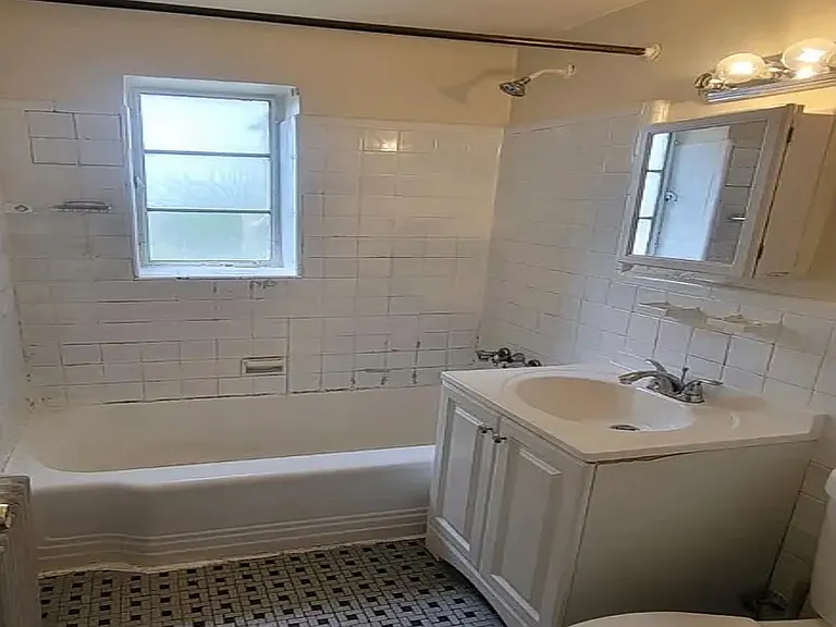 716 Sanford Ave #C2C — Photo 2