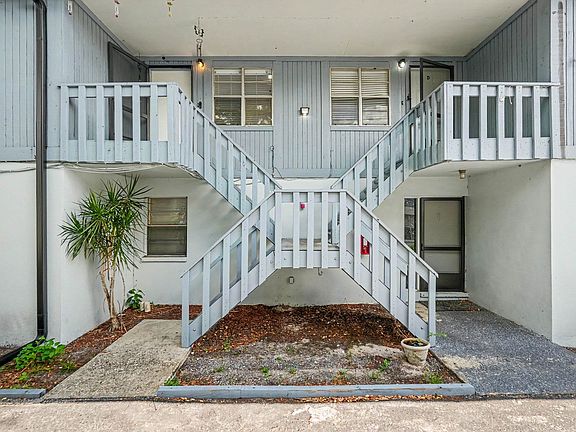 4th image of 9208 N Connechusett Rd APT C