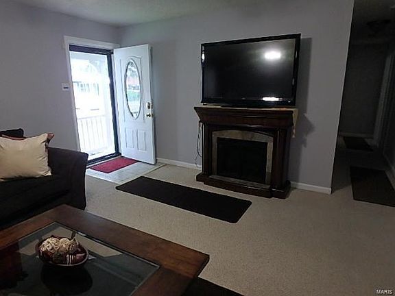 4th image of 2362 Battlefield Dr